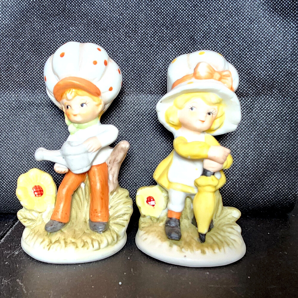 SET of 2 Porcelain Figurines Boy & Girl in Garden Watering Can Umbrella Hats